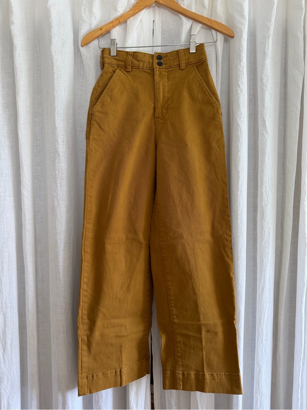 Everlane Wide-Leg Chino Pants in Mustard Brown